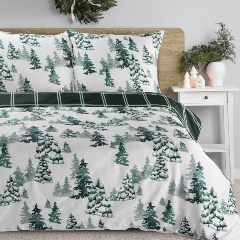 Pościel świąteczna 160x200 cm z satyny bawełnianej, kolor biały, ciemnozielony zdobiona nadrukiem zimowym WINTER Eurofirany