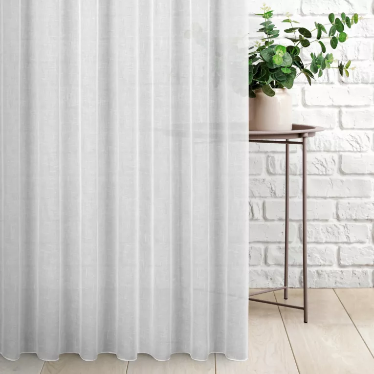 Firana szyta na taśmie 5 cm naturalna z grubej, matowej tkaniny o naturalnym splocie wykończona obciążnikiem