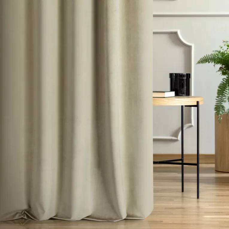 Zasłona szyta na taśmie fala ENYA ciemnobeżowa z miękkiej półmatowej tkaniny welwetowej
