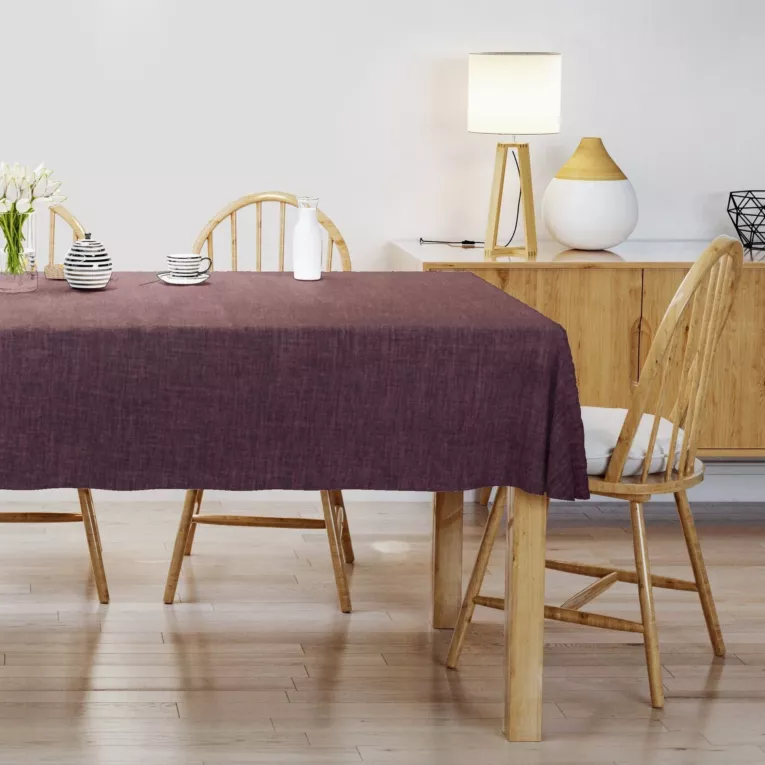 Obrus szyty fioletowy z tkaniny zaciemniającej typu dimout o naturalnym splocie, z efektem melanżu