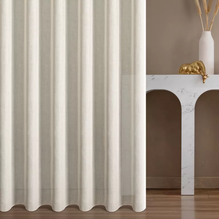 Firana szyta na taśmie 5 cm beżowa z gładkiej matowej etaminy o naturalnym splocie