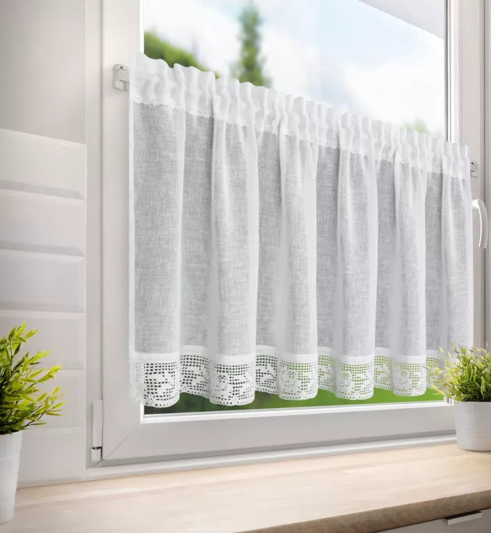 Zazdrostka biała z etaminy zdobiona koronką 150x60 cm LARI Eurofirany