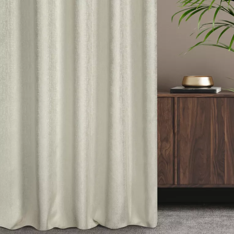 Zasłona szyta na taśmie 5 cm kremowo złota z tkaniny o strukturze przecierki zdobionej lureksową nicią