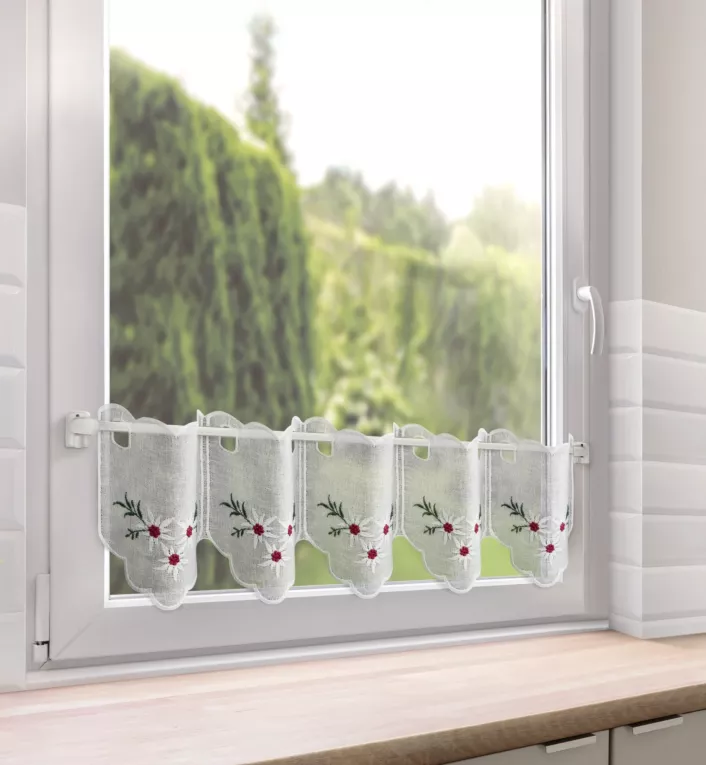Tkanina firanowa zazdrostka zdobiona haftem drobnych kwiatów Eurofirany