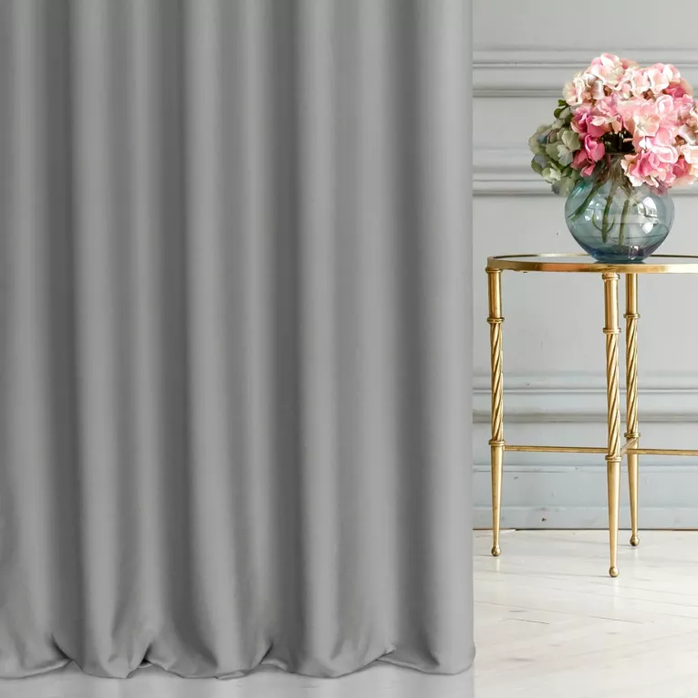 Zasłona szyta na taśmie fala popielata z miękkiej tkaniny w drobny wzór jodełkowy