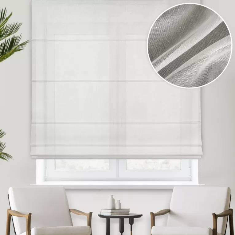 Roleta rzymska kremowa z tkaniny z efektem deszyku oraz dodatkiem połyskującej nici, wykończona obciążnikiem