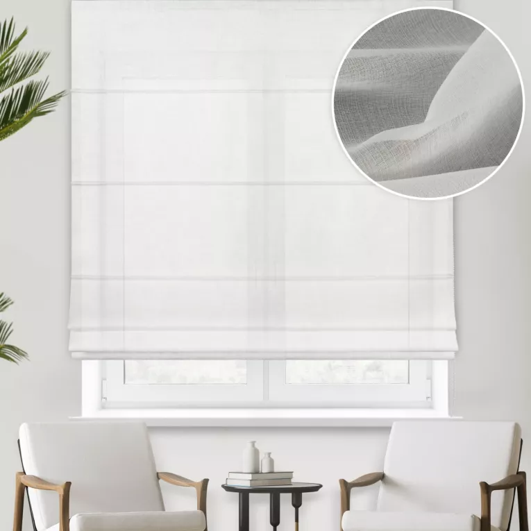 Roleta rzymska kremowa z cienkiej matowej etaminy, wykończona obciążnikiem