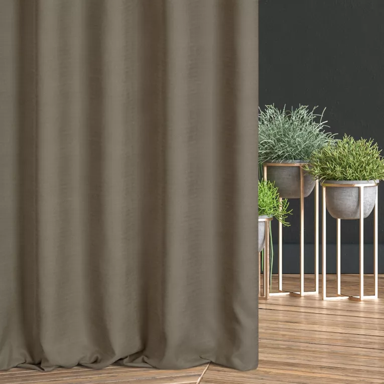 Zasłona szyta na tunelu ciemnobeżowa z miękkiej, matowej tkaniny w drobny geometryczny wzór