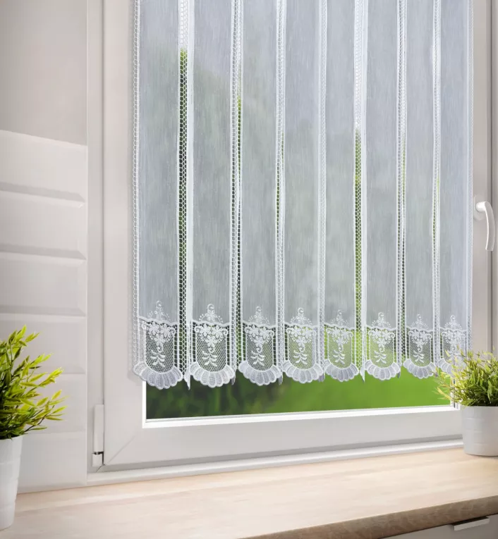 Tkanina firanowa zazdrostka z grubszej etaminy z ażurową aplikacja Eurofirany