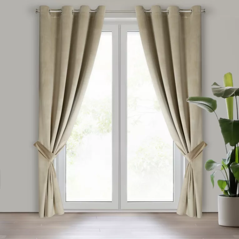 Zasłona jasnobeżowa z tkaniny welwetowej, troczek w zestwie 140x270 cm przelotka ANTARA Eurofirany