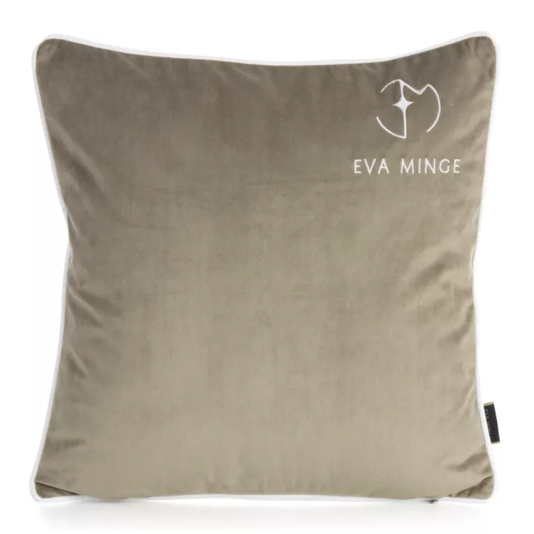 Poszewka na poduszkę 45x45 cm welwetowa zdobiona haftowanym logo MINGE beżowa Eva Minge Eurofirany
