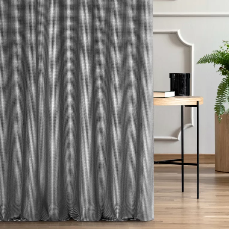 Zasłona szyta na taśmie fala czarna tkanina welwetowa z błyszczącym, metalicznym nadrukiem drobnej pepitki