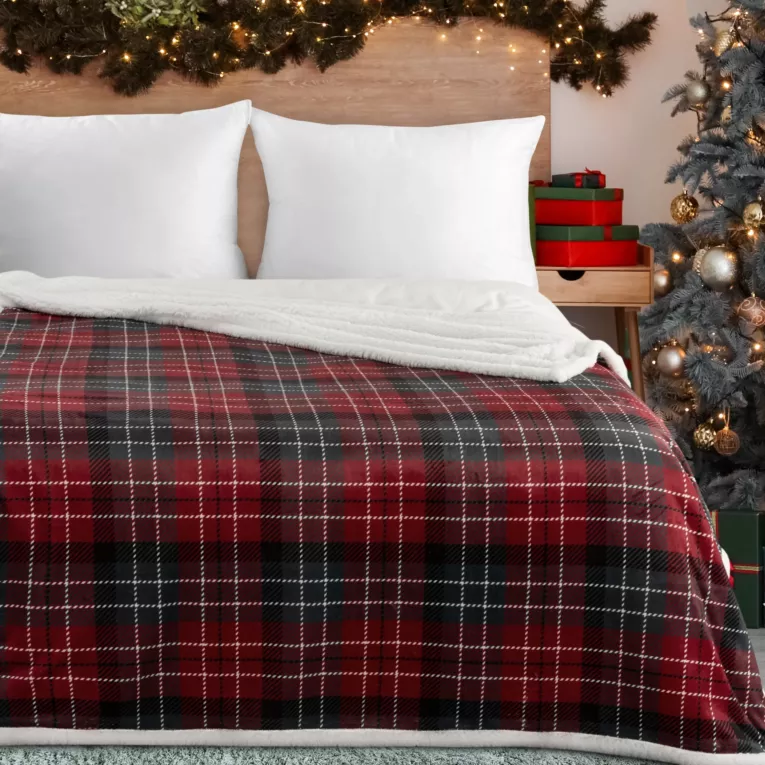 Koc dwustronny świąteczny 150x200 cm ciemnozielony, czerwony w kratę Eurofirany