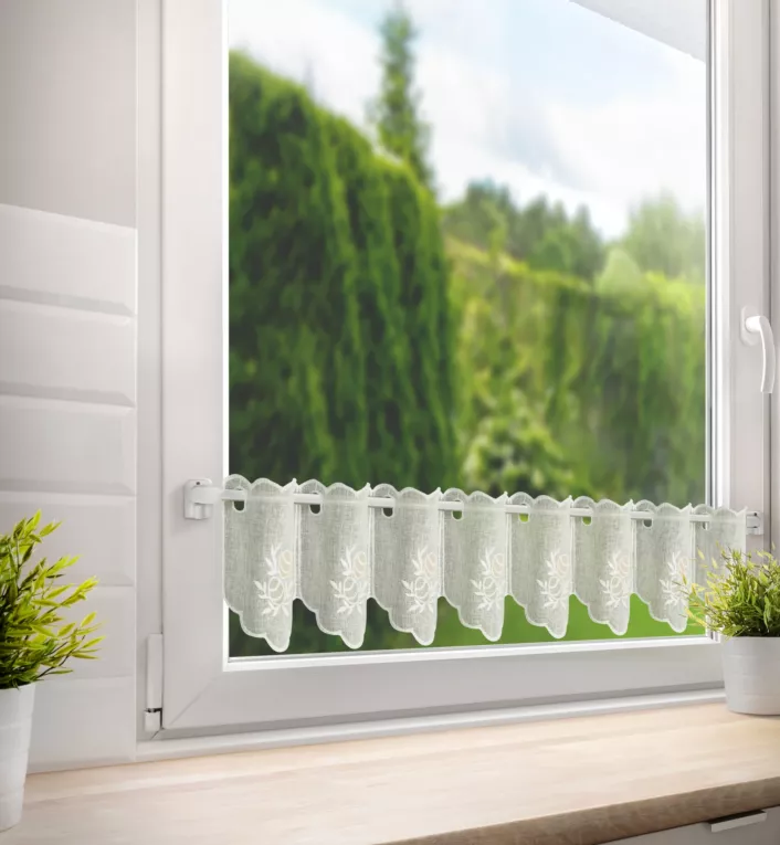 Tkanina firanowa zazdrostka z etaminy z wielkanocnym haftem pisanek Eurofirany