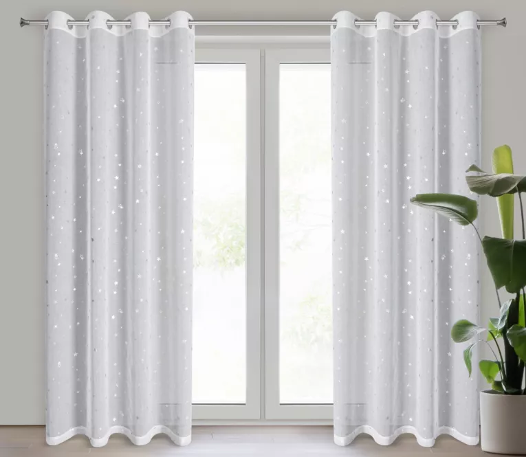 Firana biało, srebrna z etaminy zdobiona lśniącymi gwiazdkami 140x250 cm przelotka STAR Eurofirany