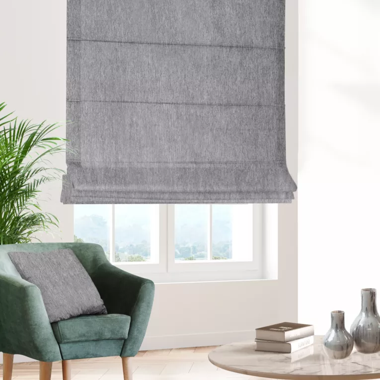 Roleta rzymska popielata z miękkiej szenilowej tkaniny z efektem melanżu
