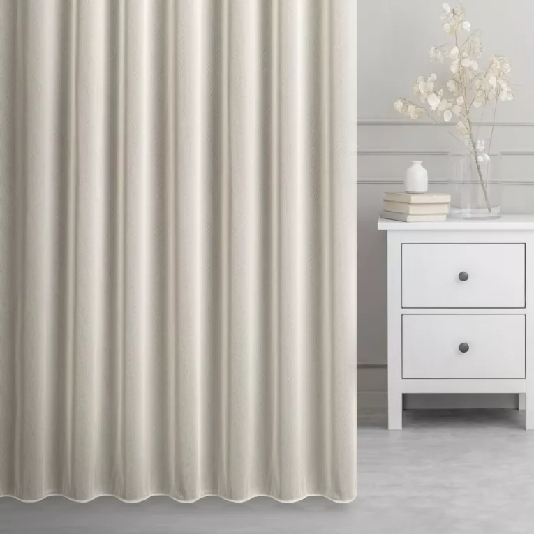 Firana szyta na taśmie 5 cm kremowa o strukturze drobnej siatki, nie wymagająca prasowania