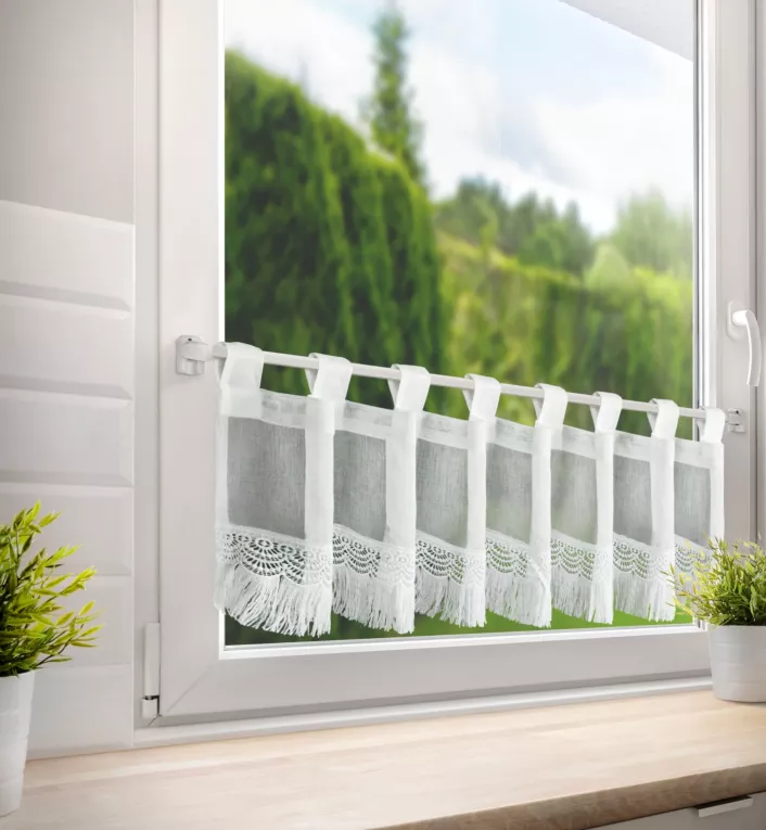 Zazdrostka biała z etaminy zdobiona gipiurą z frędzelkami 30x150 cm ROXANA  Eurofirany