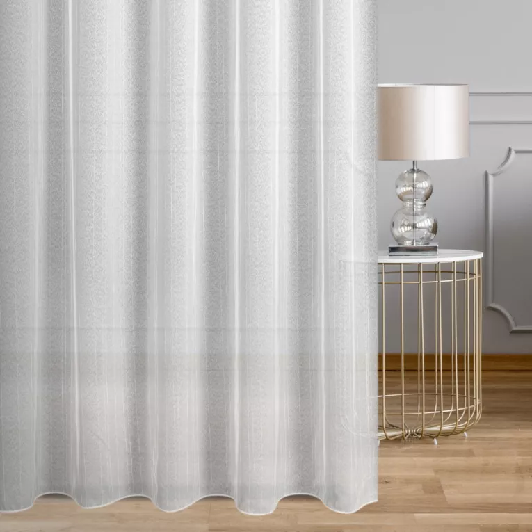 Firana szyta na taśmie 5 cm naturalna z matowej tkaniny o strukturze markizety, z efektem deszczyku, wykończona obciążnikiem