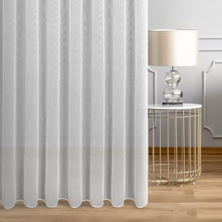 Firana szyta na taśmie fala biało niebieska w stylu eko, z efektem deszczyku, zdobiona pionowymi paseczkami, wykończona obciążnikiem
