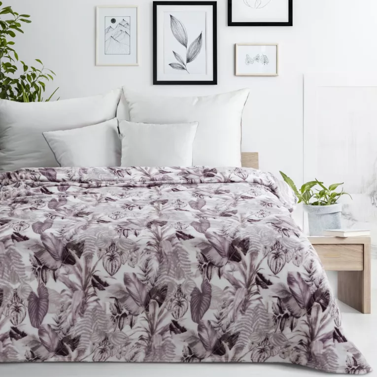 Koc polarowy 150x200 cm fioletowo, biały zdobiony nadrukiem egzotycznych liści DAVOS Eurofirany