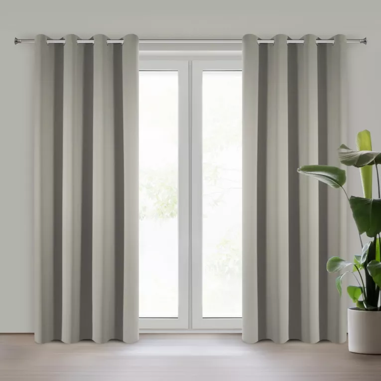 Zasłona ciemnobeżowa z gładkiej tkaniny zaciemniającej typu blackout 135x250 cm przelotka PARISA DESIGN 91 Eurofirany