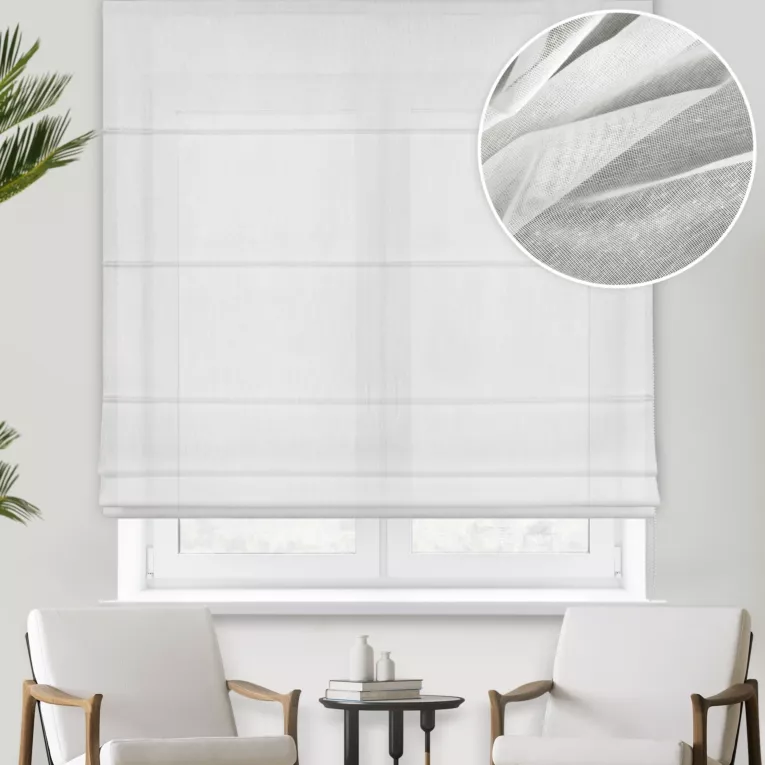 Roleta rzymska naturalna z delikatnej batystowej tkaniny o naturalnym splocie, wykończona obciążnikiem