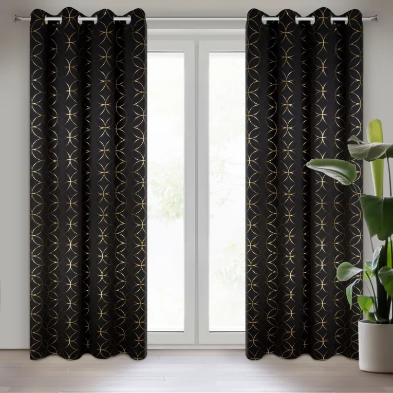 Zasłona czarna ze złotym wzorem geometrycznym 135x250 przelotka ABELLA Eurofirany