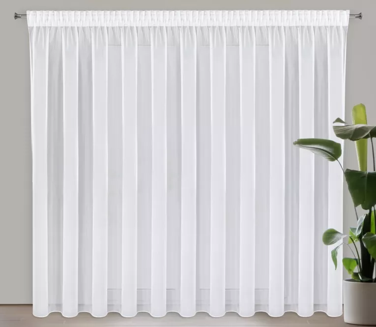 Firana biała z gładkiego mlecznego woalu wykończona szwem obciążającym VIOLET 400x270 cm taśma Eurofirany