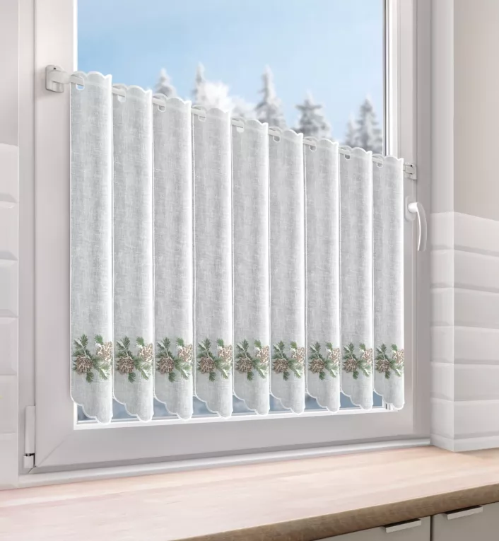 Tkanina firanowa zazdrostka zdobiona świątecznym haftem z zimowym akcentem Eurofirany