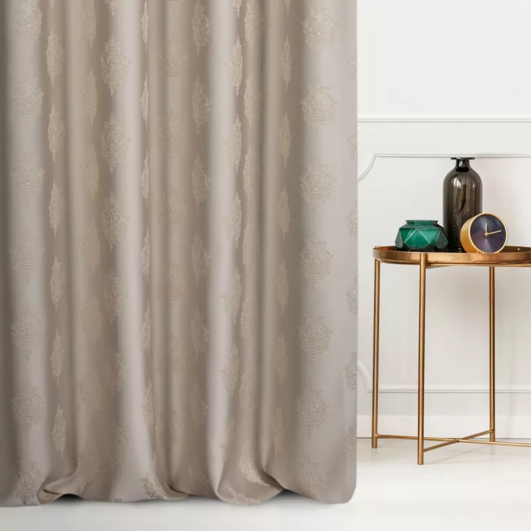 Zasłona szyta na flexach jasnobeżowa z eleganckiej tkaniny w drobny ornamentowy wzór