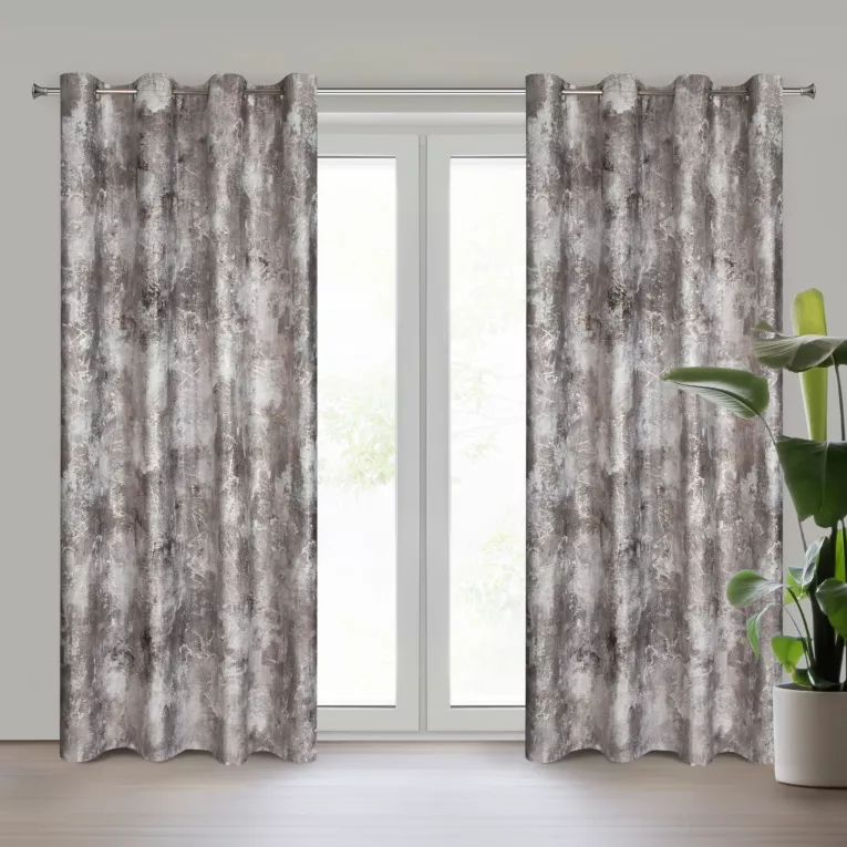 Zasłona stalowo, beżowa zdobiona błyszczącym przecieranym nadrukiem z welwetu  140x250 cm przelotka ESTER  Eurofirany