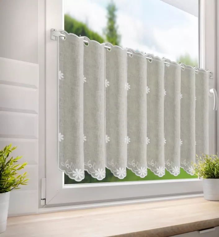 Tkanina firanowa zazdrostka zdobiona haftem kwiatów Eurofirany