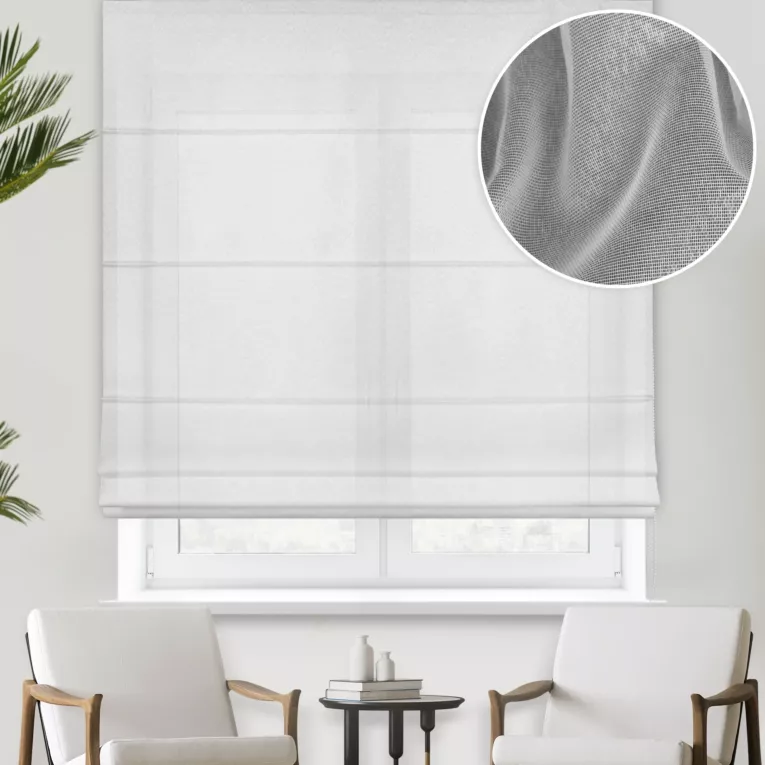 Roleta rzymska biała z matowej markizety, wykończona obciążnikiem