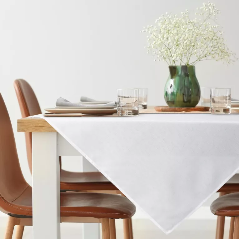 Obrus na stół 140x220 cm biały wodoodporny - KATE Eurofirany