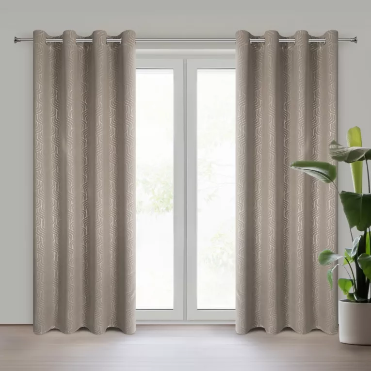 Zasłona ciemnobeżowo, szampańska z tkaniny typu blackout 140x250 cm przelotka OLETA Eurofirany