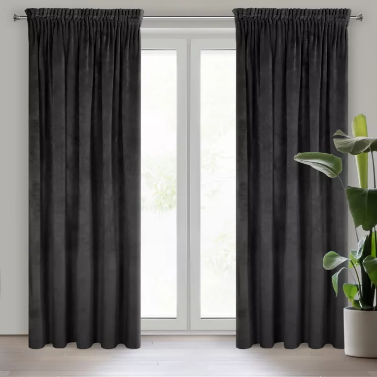 Zasłona czarna z ekskluzywnego matowego welwetu 140x270 cm taśma VILLA Eurofirany