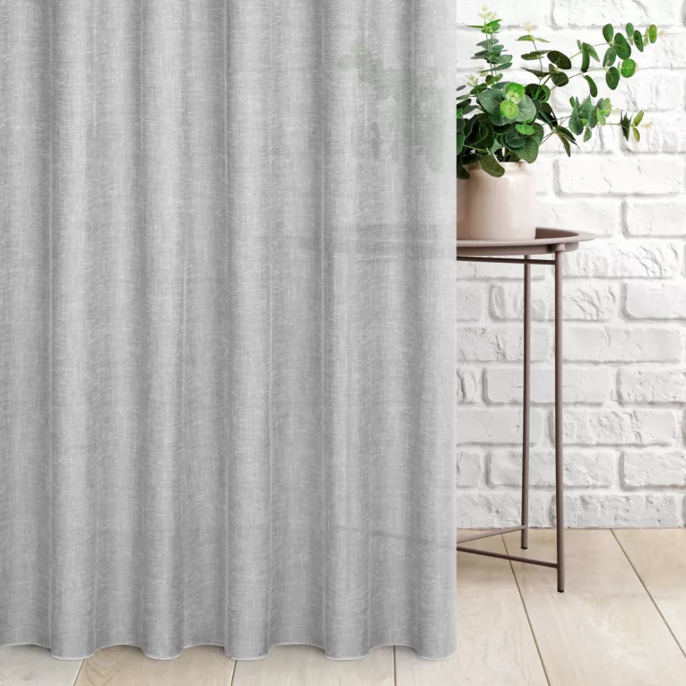 Tkanina firanowa z gęsto tkanej matowej etaminy zakończona szwem obciążającym Eurofirany