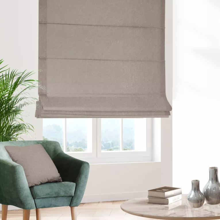 Roleta rzymska beżowo szampańska z tkaniny welwetowej z błyszczącym nadrukiem