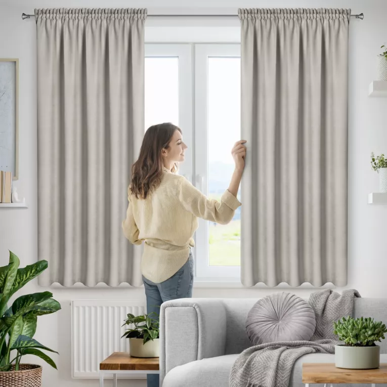 Zasłona ciemnobeżowa z tkaniny welurowej 120x160 cm tunel Dora Eurofirany