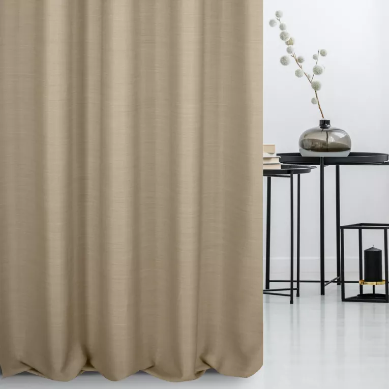 Zasłona szyta na flexach ciemnobeżowa z miękkiej tkaniny o naturalnym splocie w stylu ekologicznym