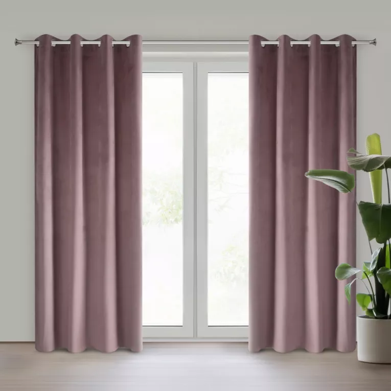 Zasłona pudrowy róż z gładkiego welwetu 140x250 cm przelotka PIERRE Eurofirany