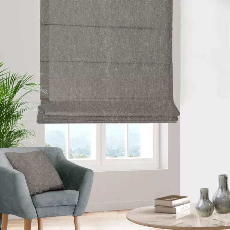 Roleta rzymska popielata z tkaniny melanżowej przetykanej błyszczącą nicią