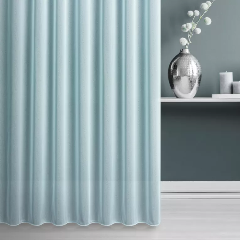 Firana szyta na flexach błękitna o strukturze drobnej siatki, nie wymagająca prasowania