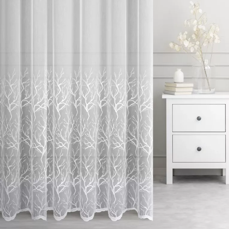 Firana szyta na taśmie 5 cm biała z matowej tkaniny ADEN haftowanej w botaniczny wzór