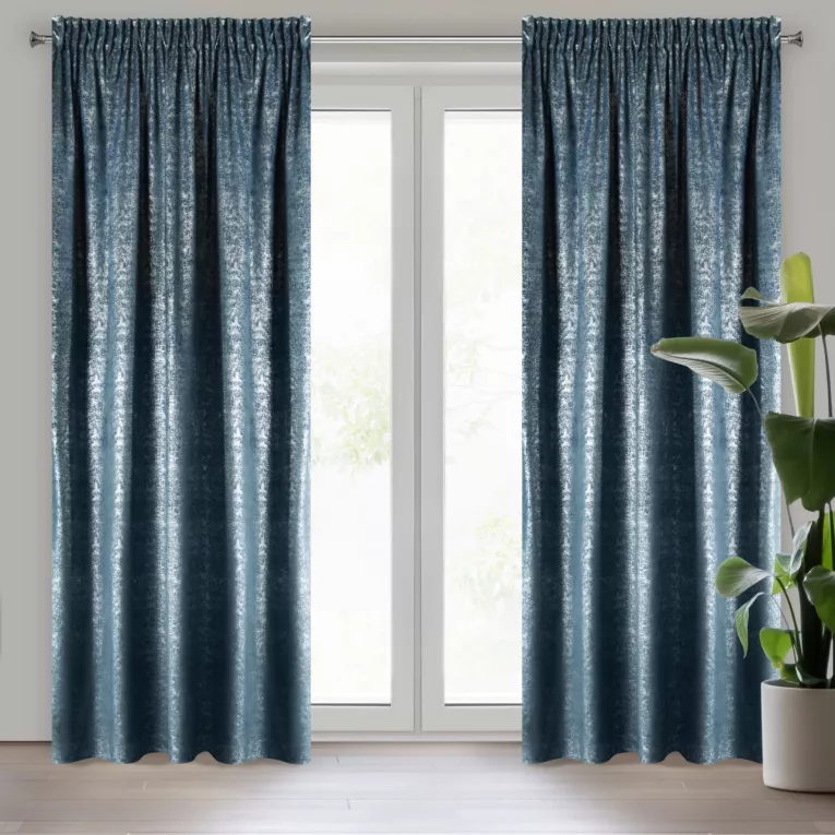 Zasłona granatowo, srebrna z błyszczącej tkaniny welwetowej 140x270 taśma CYPR Design 91  Eurofirany