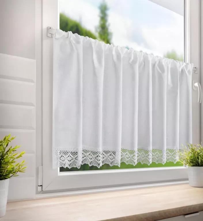 Zazdrostka biała z matowej tkaniny z koronką 150x60 cm tunel CLARIE Eurofirany
