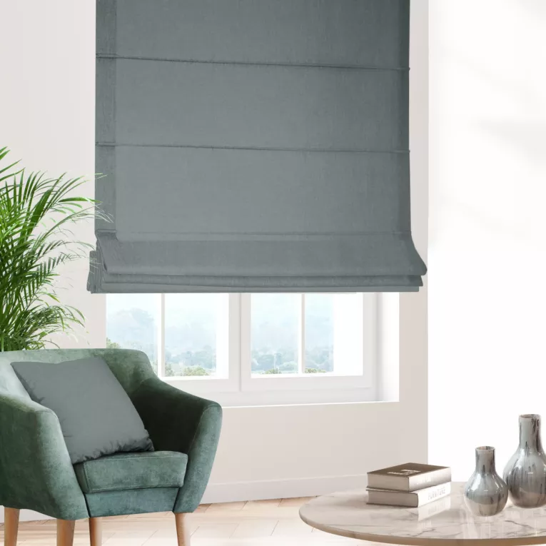 Roleta rzymska miętowa ze strukturalnej tkaniny typu blackout, zaciemniająca w 100%