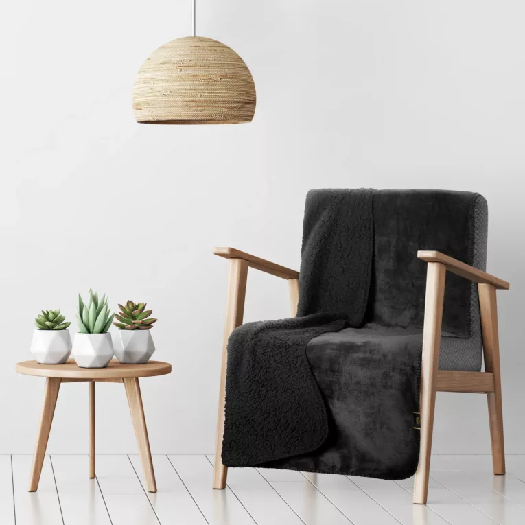 Narzuta, koc  na fotel 70x160 cm czarna z miękkiego polaru ze strukturą baranka TEDY EUROFIRANY PREMIUM