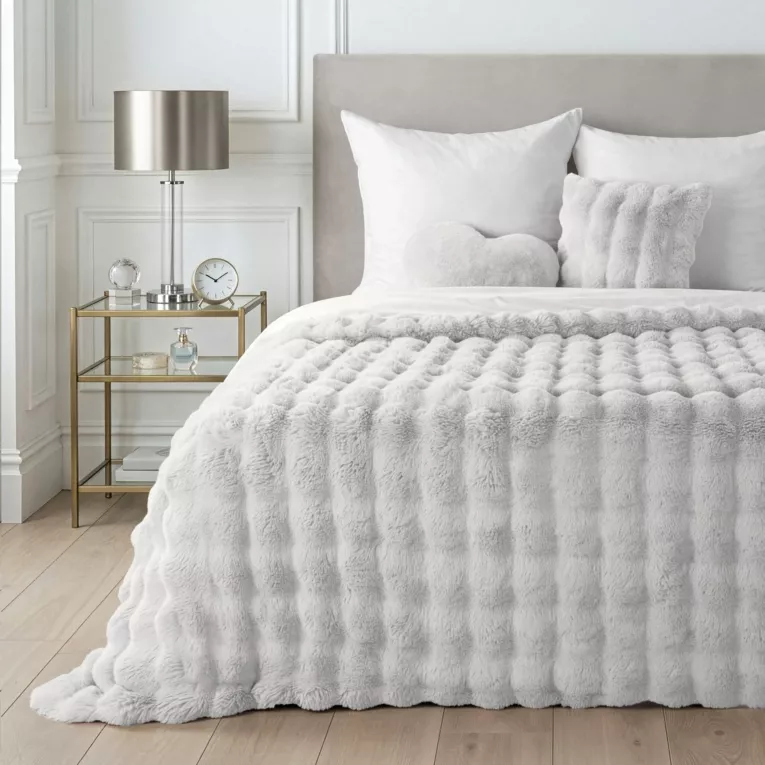 Koc 220x200 cm biały z miękkiej tkaniny futerkowej z efektem 3D LILY Eurofirany